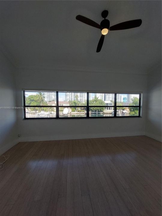 En Venta: $1,199,500 (3 camas, 2 baños, 2265 Pies cuadrados)