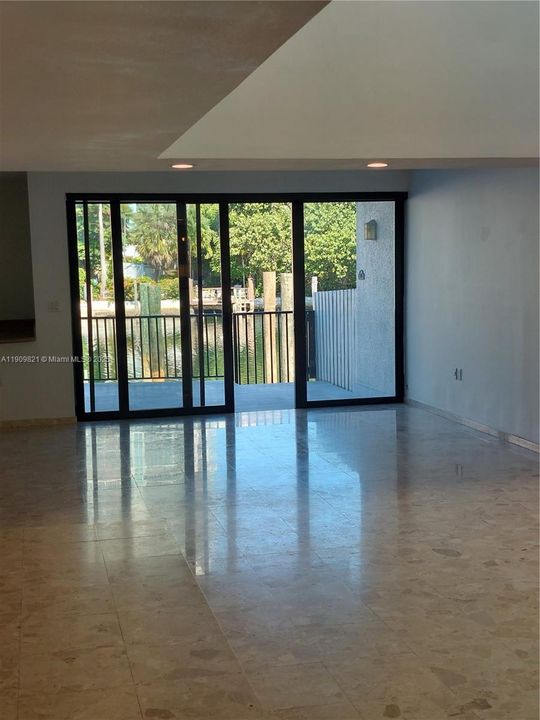 En Venta: $1,199,500 (3 camas, 2 baños, 2265 Pies cuadrados)