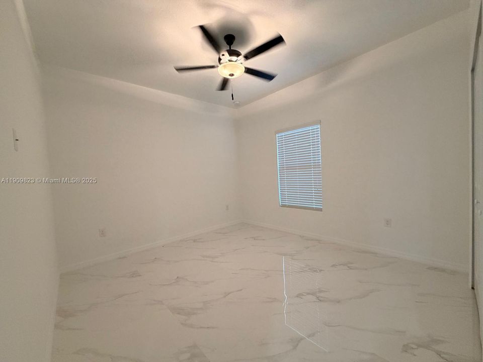 出租: $2,300 (3 贝兹, 2 浴室, 0 平方英尺)