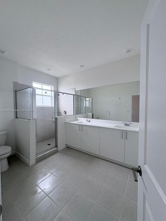 В аренду: $2,650 (3 спален, 2 ванн, 1331 Квадратных фут)