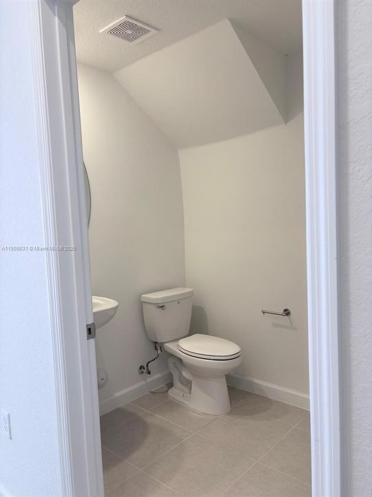 В аренду: $2,650 (3 спален, 2 ванн, 1331 Квадратных фут)