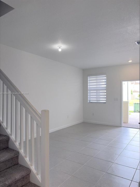 В аренду: $2,650 (3 спален, 2 ванн, 1331 Квадратных фут)