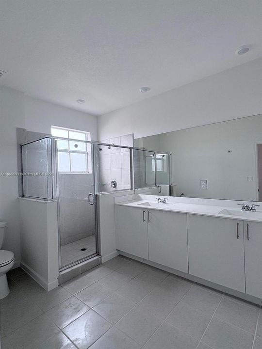 В аренду: $2,650 (3 спален, 2 ванн, 1331 Квадратных фут)