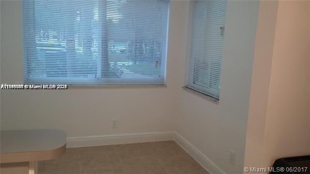 For Rent: $1,700 (1 beds, 1 baths, 695 Square Feet)