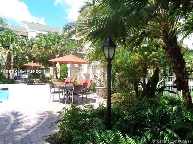 For Rent: $1,700 (1 beds, 1 baths, 695 Square Feet)