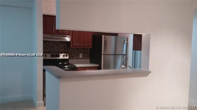 For Rent: $1,700 (1 beds, 1 baths, 695 Square Feet)
