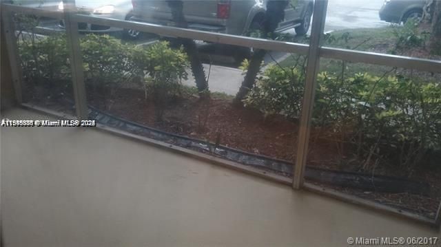 For Rent: $1,700 (1 beds, 1 baths, 695 Square Feet)