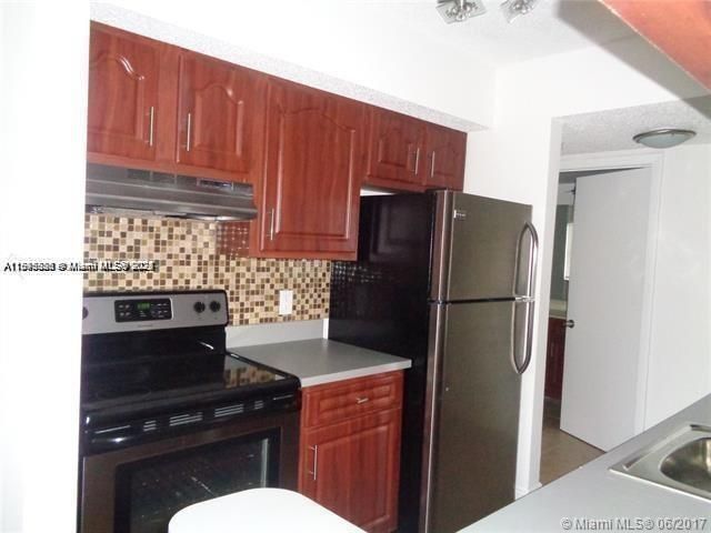 For Rent: $1,700 (1 beds, 1 baths, 695 Square Feet)