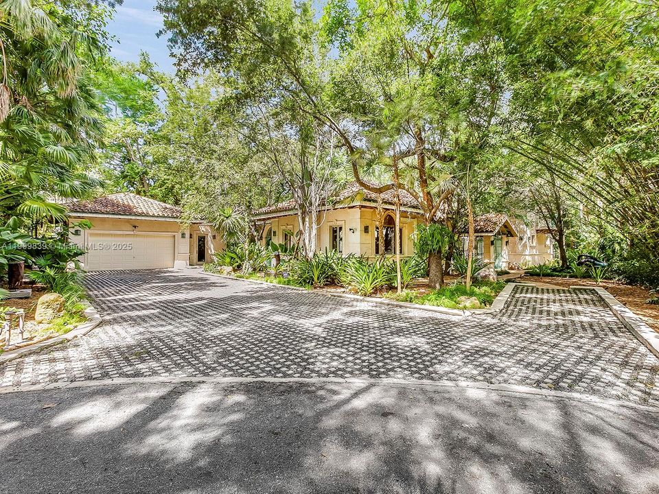 Front Driveway Entryway