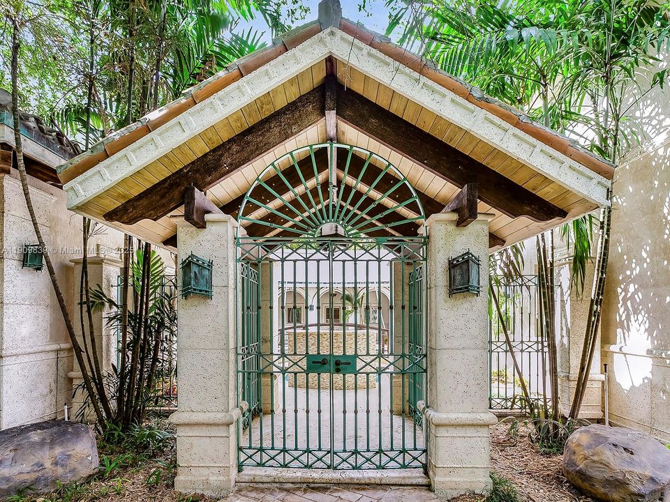 For Rent: $29,500 (3 beds, 3 baths, 4646 Square Feet)