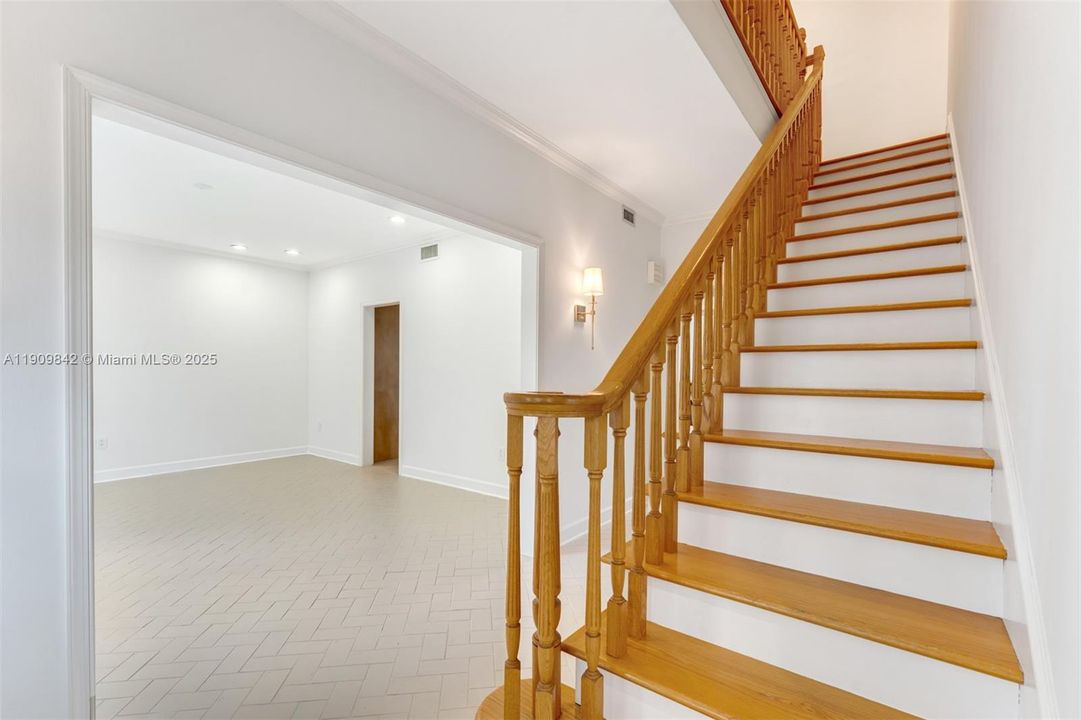 For Rent: $19,750 (6 beds, 5 baths, 3957 Square Feet)