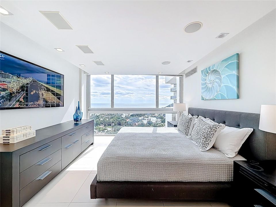 Active With Contract: $4,750 (2 beds, 2 baths, 1200 Square Feet)