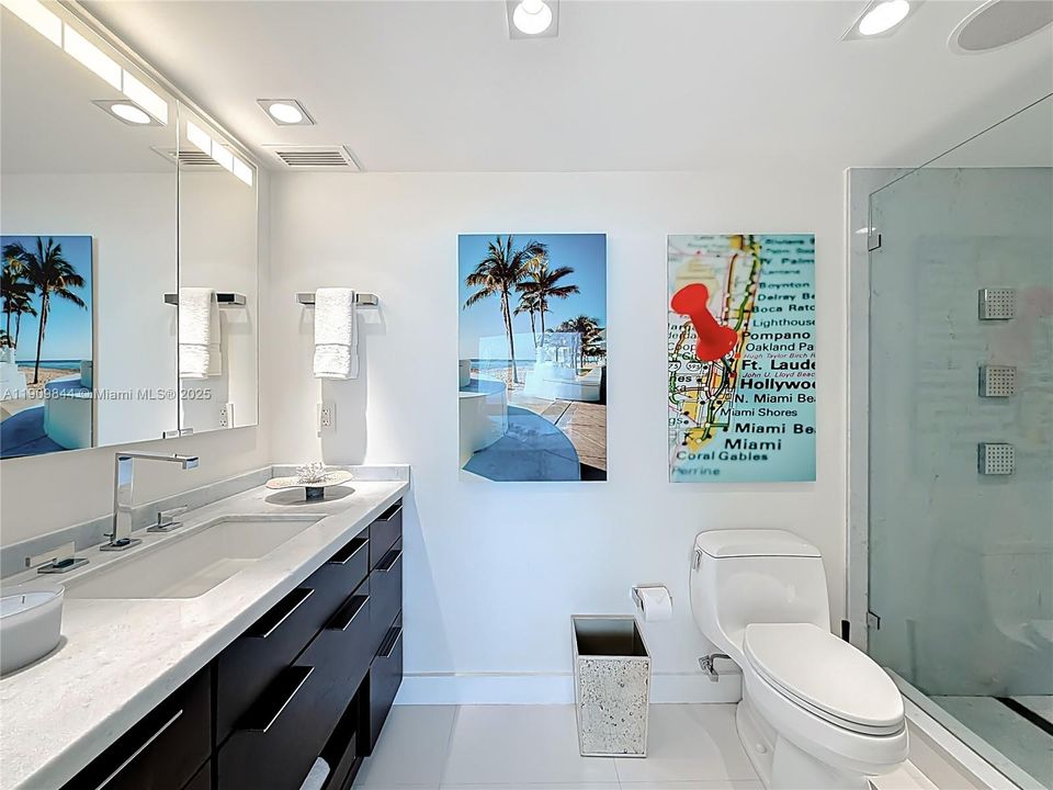 Active With Contract: $4,750 (2 beds, 2 baths, 1200 Square Feet)