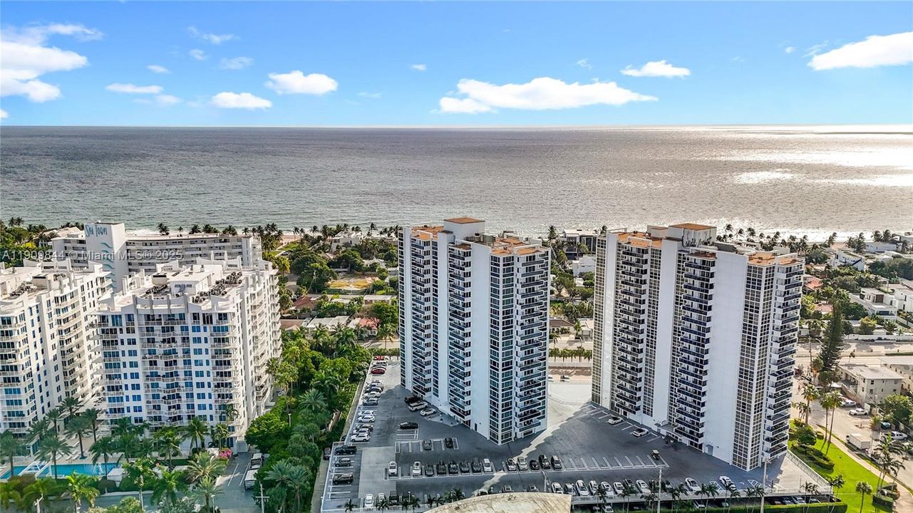 Active With Contract: $4,750 (2 beds, 2 baths, 1200 Square Feet)