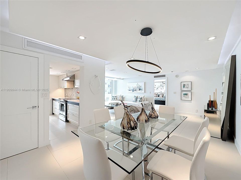 Active With Contract: $4,750 (2 beds, 2 baths, 1200 Square Feet)