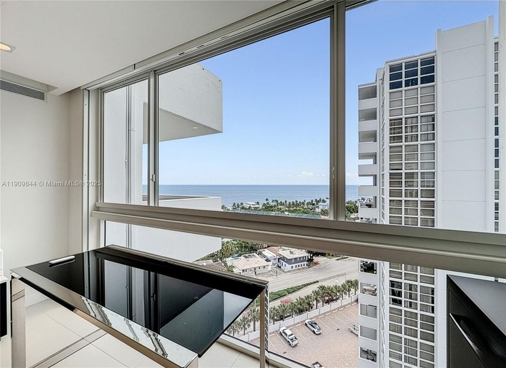 Active With Contract: $4,750 (2 beds, 2 baths, 1200 Square Feet)