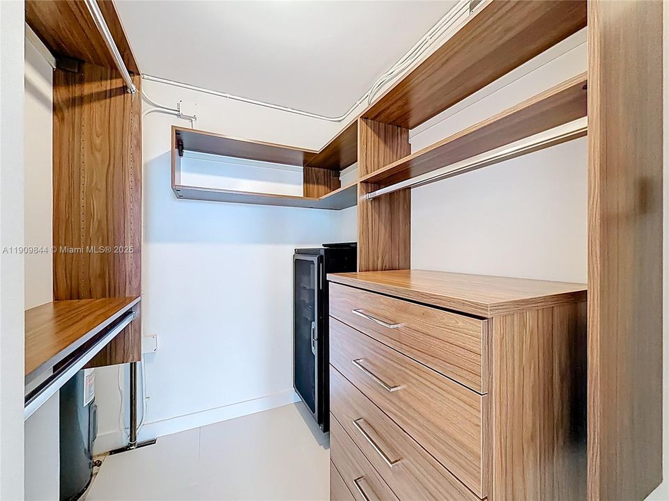 Active With Contract: $4,750 (2 beds, 2 baths, 1200 Square Feet)