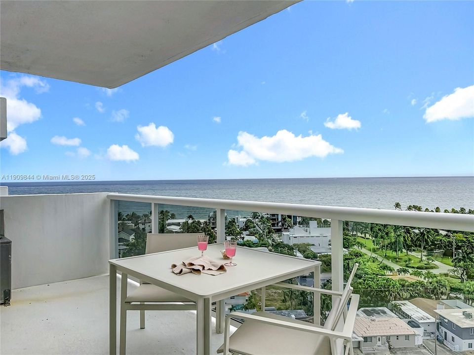 Active With Contract: $4,750 (2 beds, 2 baths, 1200 Square Feet)