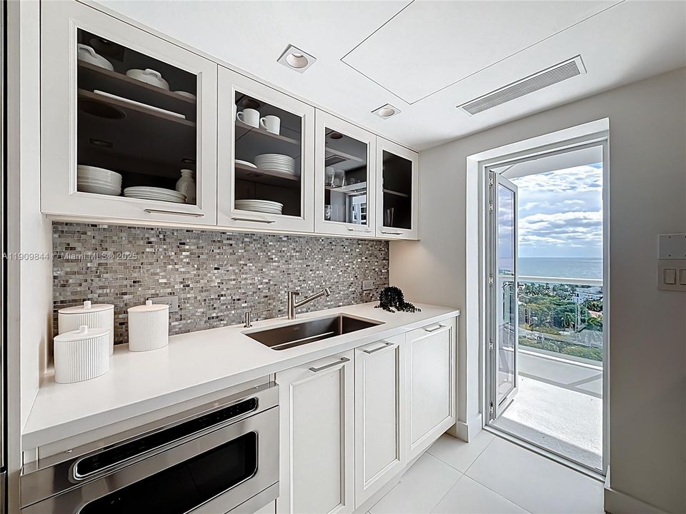 Active With Contract: $4,750 (2 beds, 2 baths, 1200 Square Feet)