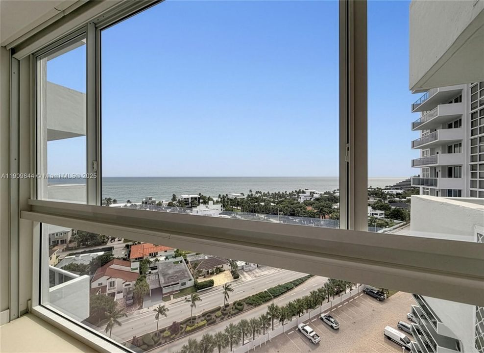 Active With Contract: $4,750 (2 beds, 2 baths, 1200 Square Feet)