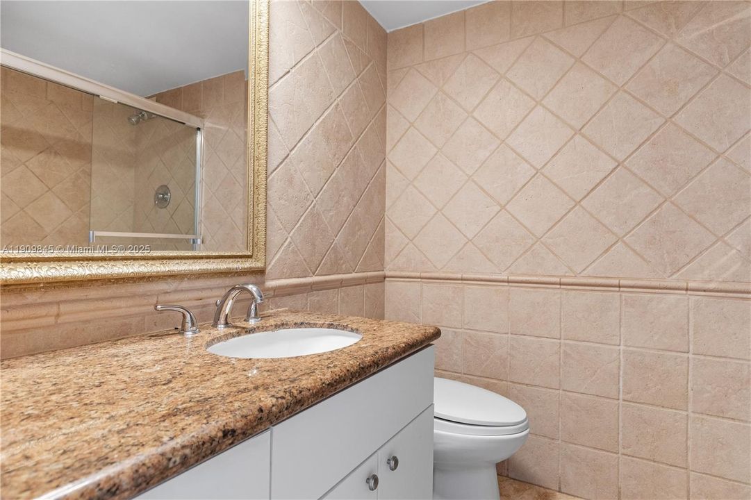 For Rent: $3,200 (2 beds, 2 baths, 1030 Square Feet)