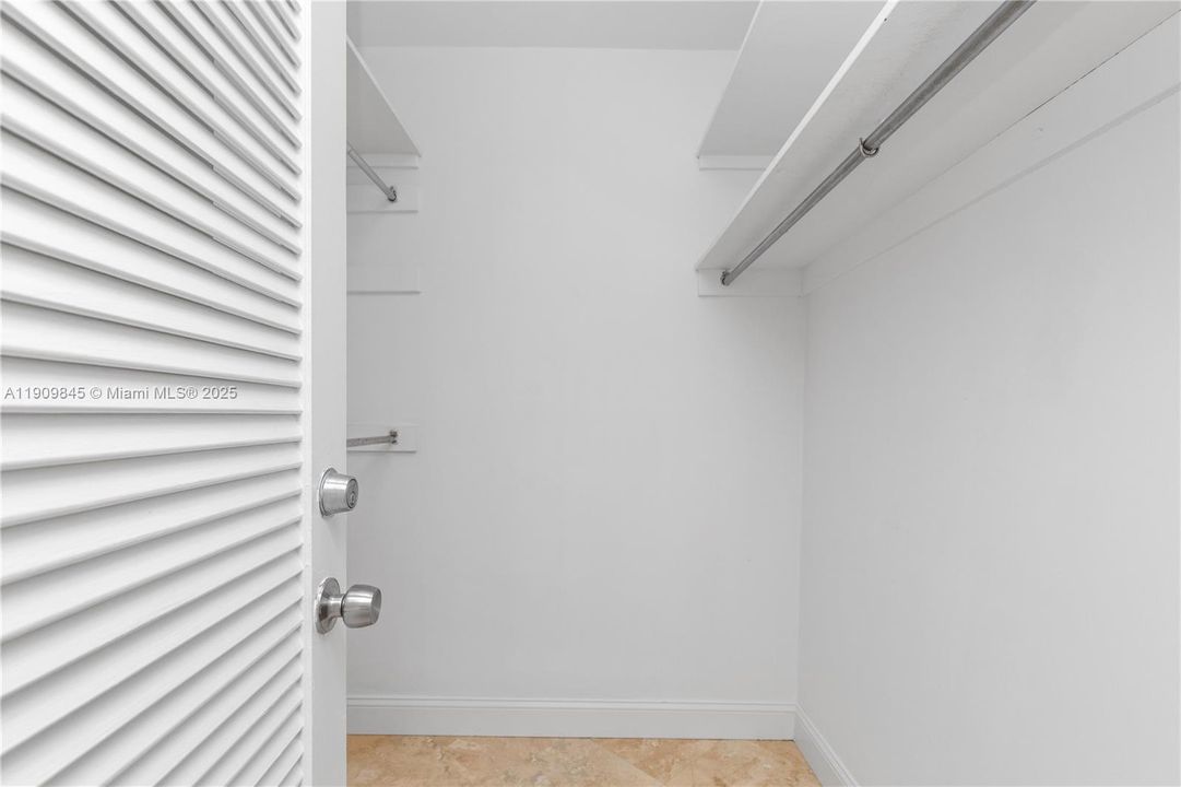 For Rent: $3,200 (2 beds, 2 baths, 1030 Square Feet)