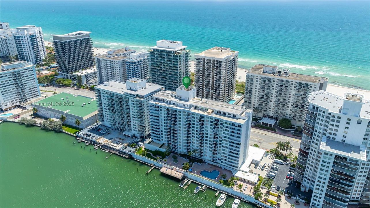 For Rent: $3,200 (2 beds, 2 baths, 1030 Square Feet)