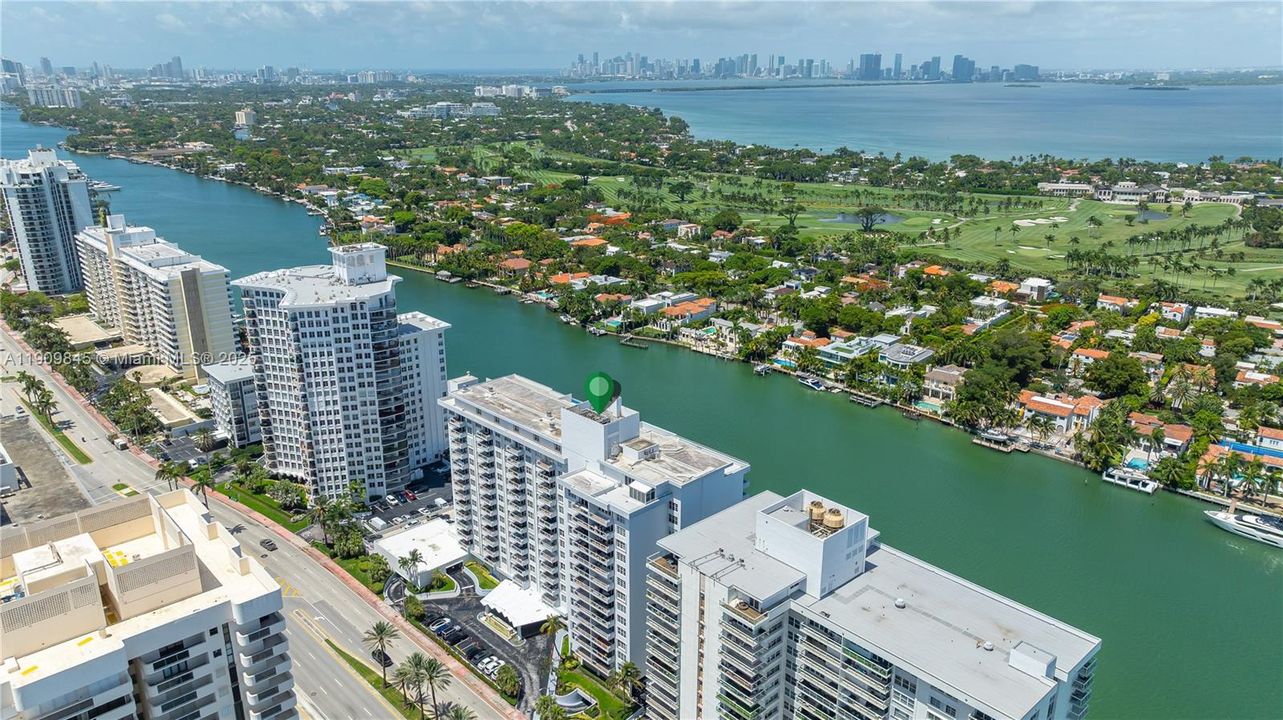 For Rent: $3,200 (2 beds, 2 baths, 1030 Square Feet)