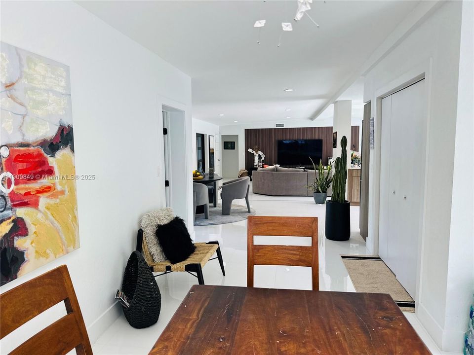 For Sale: $1,799,999 (4 beds, 2 baths, 2675 Square Feet)