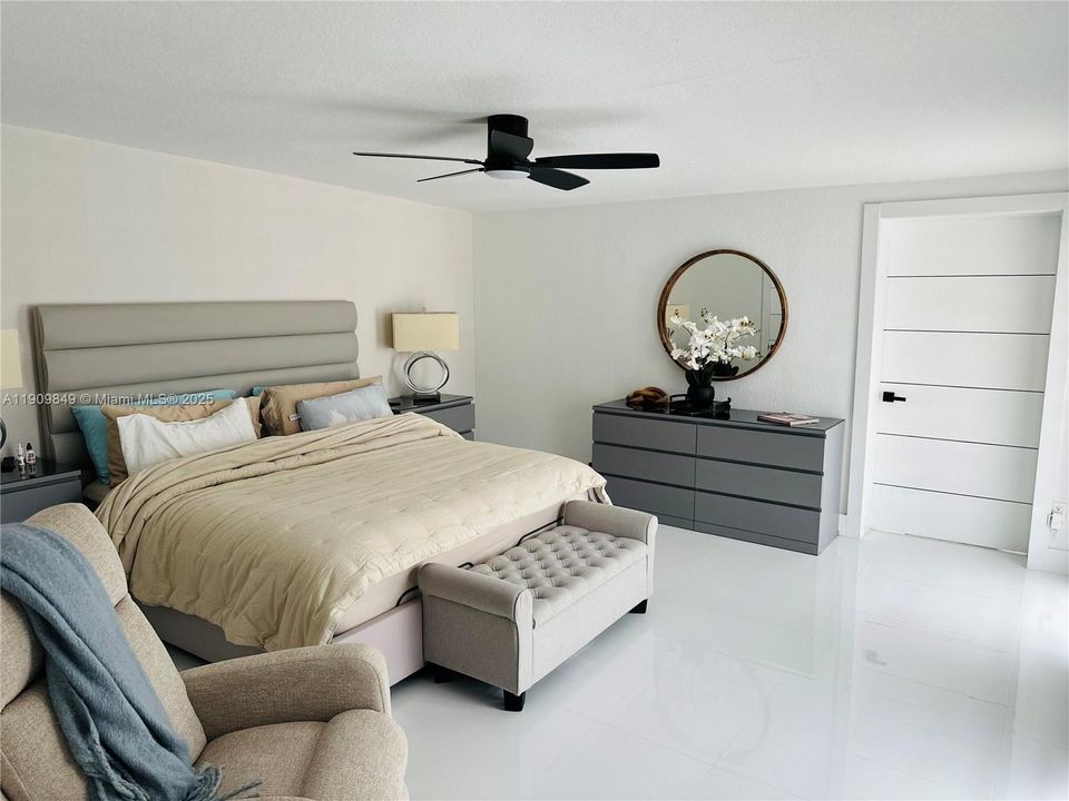 For Sale: $1,799,999 (4 beds, 2 baths, 2675 Square Feet)