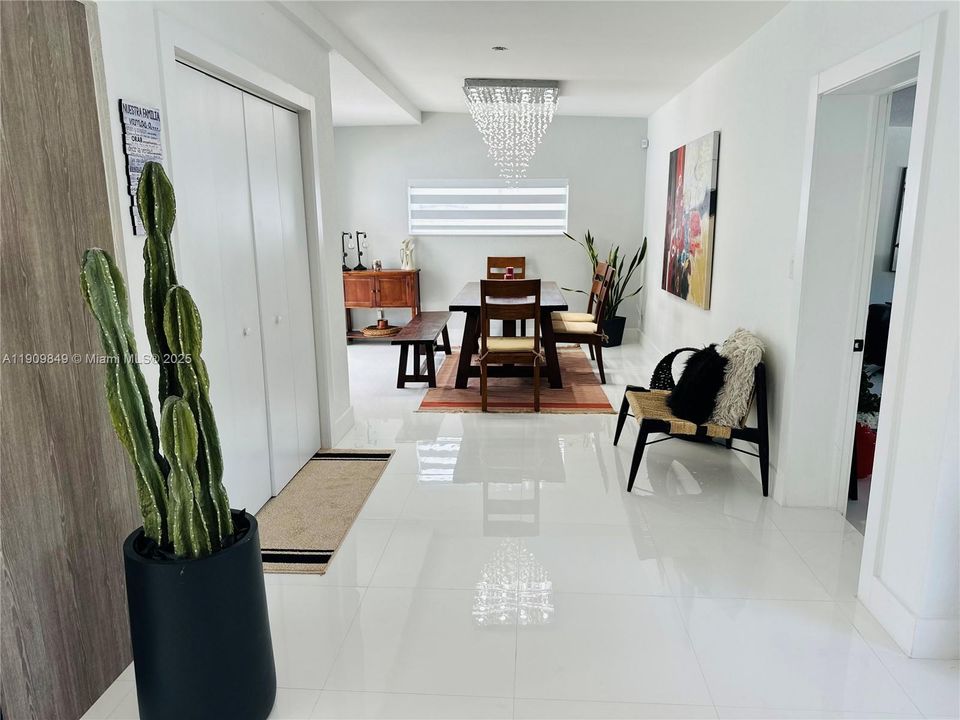 For Sale: $1,799,999 (4 beds, 2 baths, 2675 Square Feet)