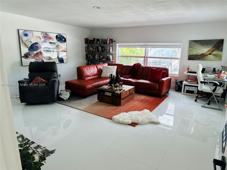 For Sale: $1,799,999 (4 beds, 2 baths, 2675 Square Feet)