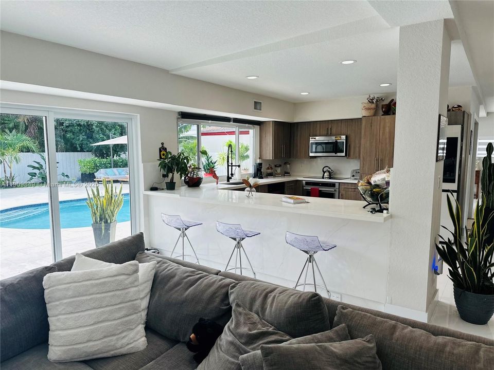 For Sale: $1,799,999 (4 beds, 2 baths, 2675 Square Feet)