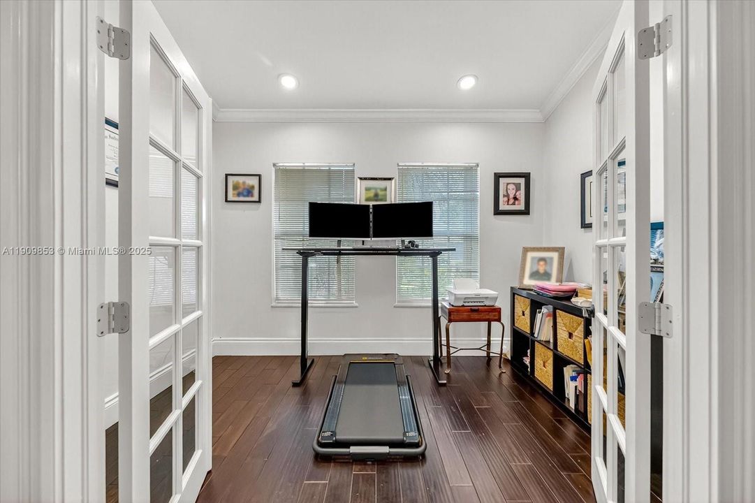 En Venta: $1,050,000 (3 camas, 2 baños, 2543 Pies cuadrados)