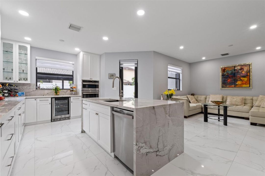 For Sale: $899,900 (5 beds, 3 baths, 3316 Square Feet)