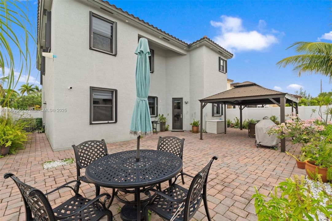 For Sale: $899,900 (5 beds, 3 baths, 3316 Square Feet)