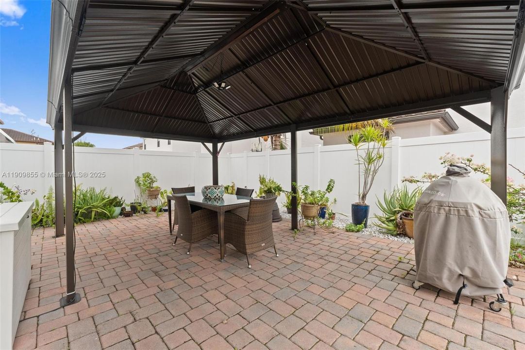 For Sale: $899,900 (5 beds, 3 baths, 3316 Square Feet)