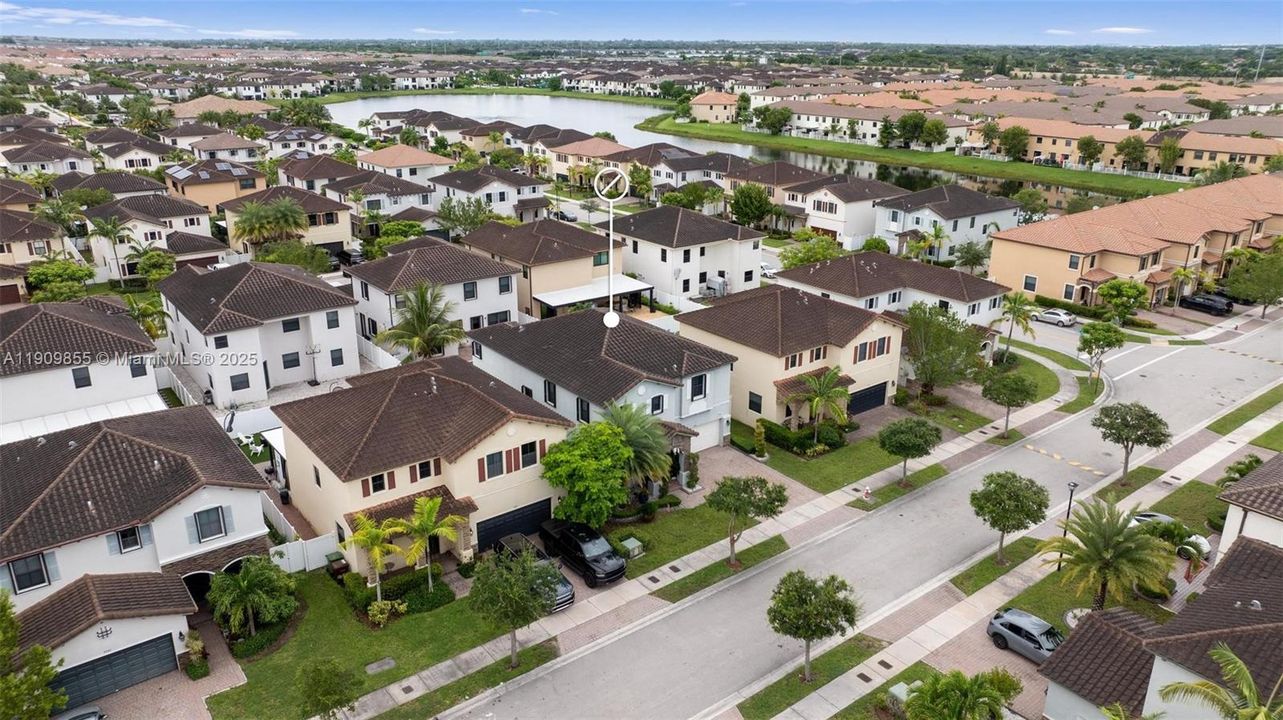 For Sale: $899,900 (5 beds, 3 baths, 3316 Square Feet)