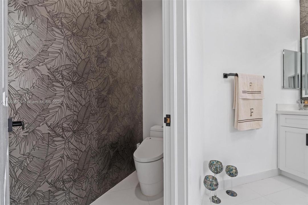 For Sale: $899,900 (5 beds, 3 baths, 3316 Square Feet)