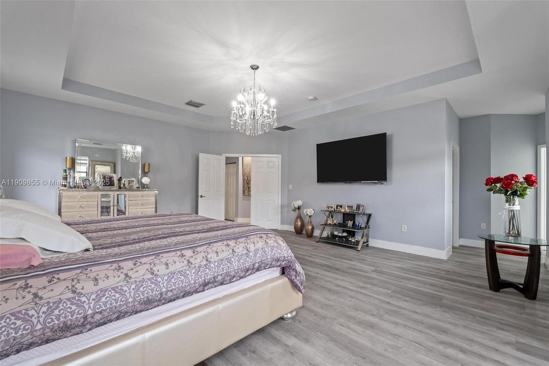 For Sale: $899,900 (5 beds, 3 baths, 3316 Square Feet)