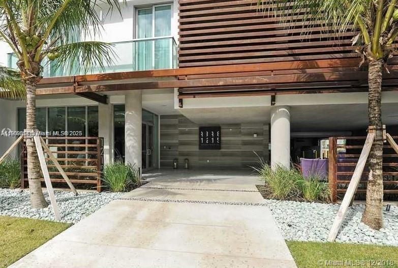 For Sale: $275,000 (1 beds, 1 baths, 450 Square Feet)