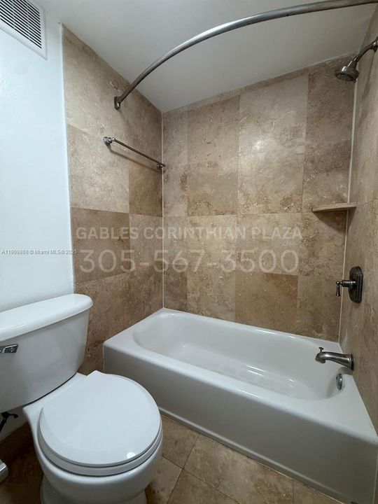 Под контрактом: $2,795 (2 спален, 2 ванн, 1000 Квадратных фут)