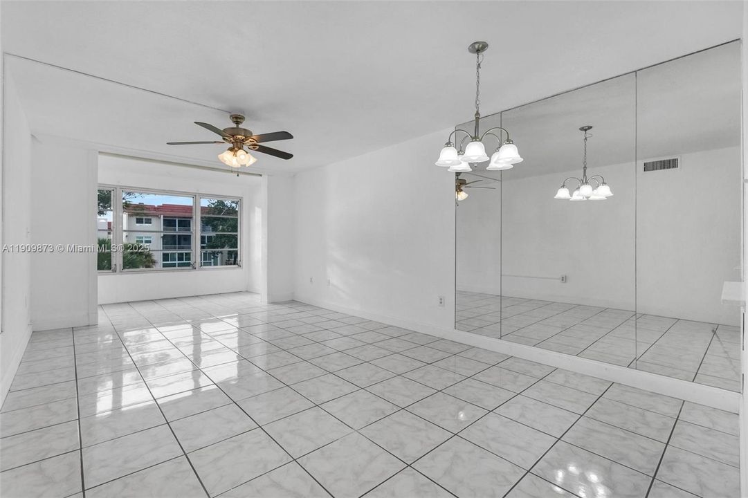 For Sale: $79,900 (1 beds, 1 baths, 640 Square Feet)