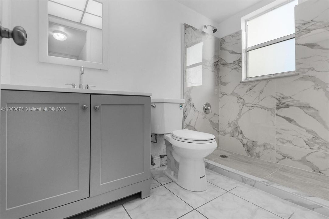 For Sale: $79,900 (1 beds, 1 baths, 640 Square Feet)