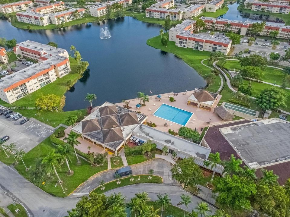 For Sale: $79,900 (1 beds, 1 baths, 640 Square Feet)