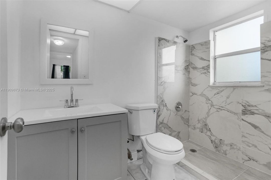 For Sale: $79,900 (1 beds, 1 baths, 640 Square Feet)