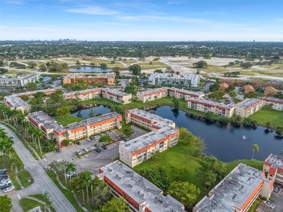 For Sale: $79,900 (1 beds, 1 baths, 640 Square Feet)