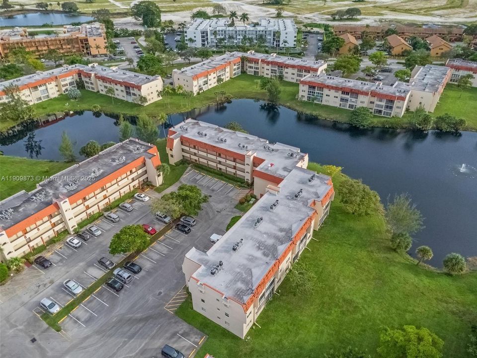 For Sale: $79,900 (1 beds, 1 baths, 640 Square Feet)