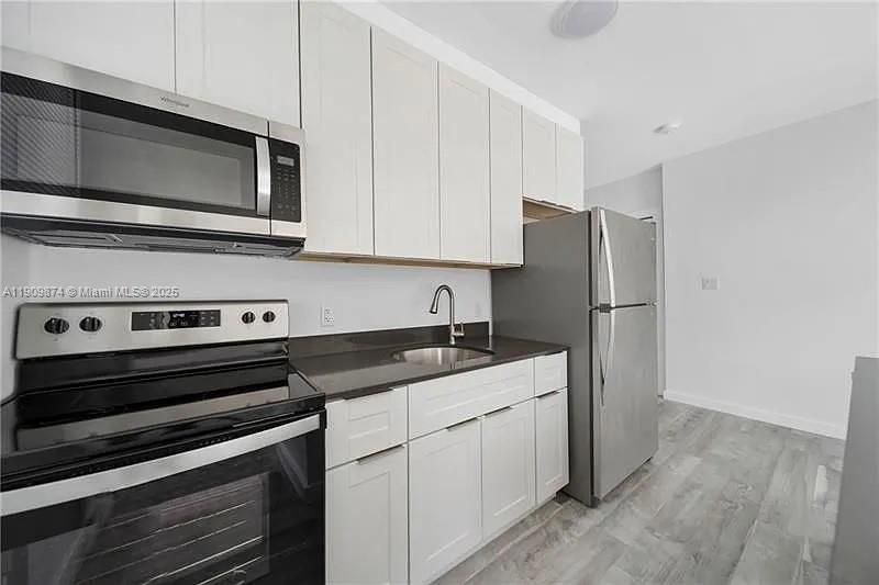 Недавно арендовано: $1,800 (1 спален, 1 ванн, 0 Квадратных фут)