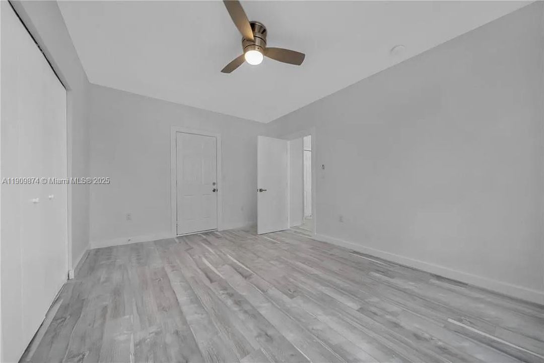 Недавно арендовано: $1,800 (1 спален, 1 ванн, 0 Квадратных фут)